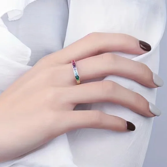 🎁NWT 🌈 MULTI-COLOR .925 STAMPED STERLING SILVER RAINBOW ZIRCON PRIDE RING Size 6 - Picture 2 of 7